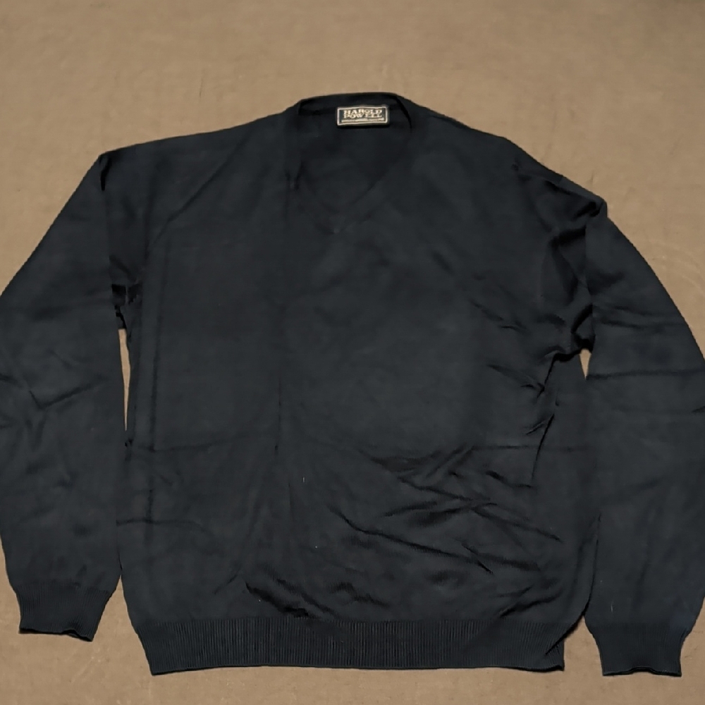 Harold's Men's V-Neck Sweater